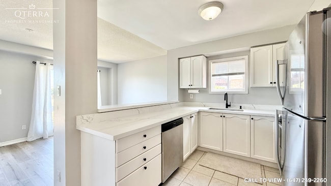 1591 Avonmore Sq in Pickering, ON - Building Photo - Building Photo