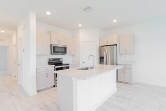 8618 Via Mar Via in Lake Worth, FL - Building Photo - Building Photo