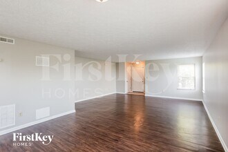 6802 N Denton Ct in McCordsville, IN - Foto de edificio - Building Photo