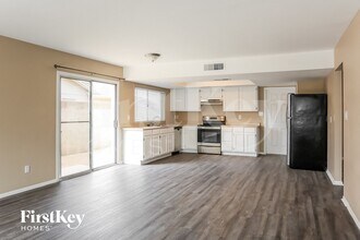 5015 W Mercer Ln in Glendale, AZ - Building Photo - Building Photo