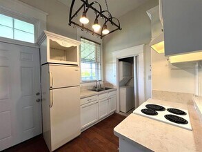 109 NW 20th St-Unit -203 in Fort Worth, TX - Building Photo - Building Photo