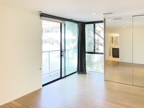 1 Buccaneer St, Unit 1 in Marina Del Rey, CA - Foto de edificio - Building Photo