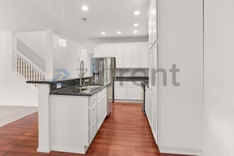 18507 26th Ave SE in Bothell, WA - Foto de edificio - Building Photo