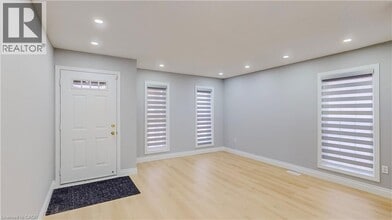 133 Wake Robin Dr in Kitchener, ON - Building Photo - Building Photo