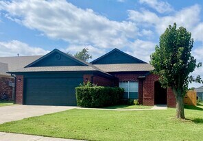 2004 Cloverdale Ln in Norman, OK - Building Photo
