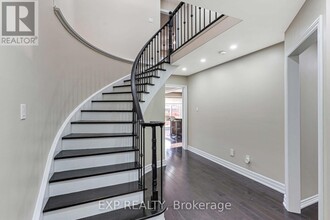5667 Spangler Dr in Mississauga, ON - Building Photo - Building Photo