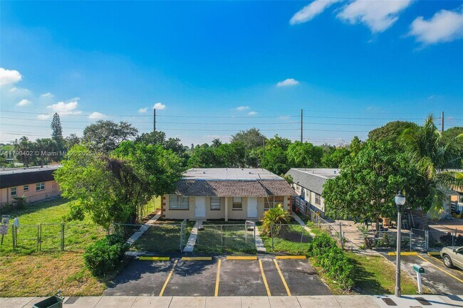 1621 NW 8th Ave in Fort Lauderdale, FL - Building Photo - Building Photo