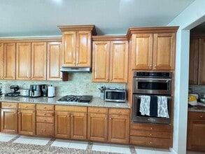 2400 Ventana View Way in Modesto, CA - Building Photo - Building Photo