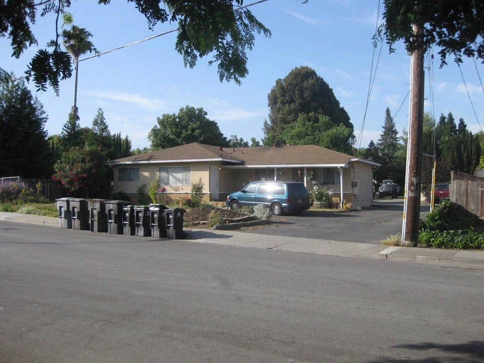 1905 San Ramon Ave in Mountain View, CA - Building Photo