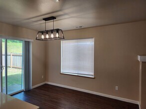 1569 Burnside Pl in Dupont, WA - Building Photo - Building Photo