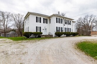 3390 State St NE in Canton, OH - Building Photo - Building Photo