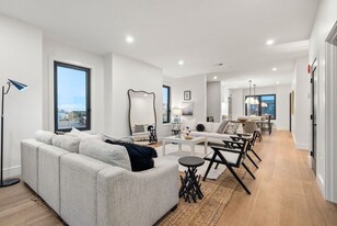 239 Webster St, Unit PH Apartamentos