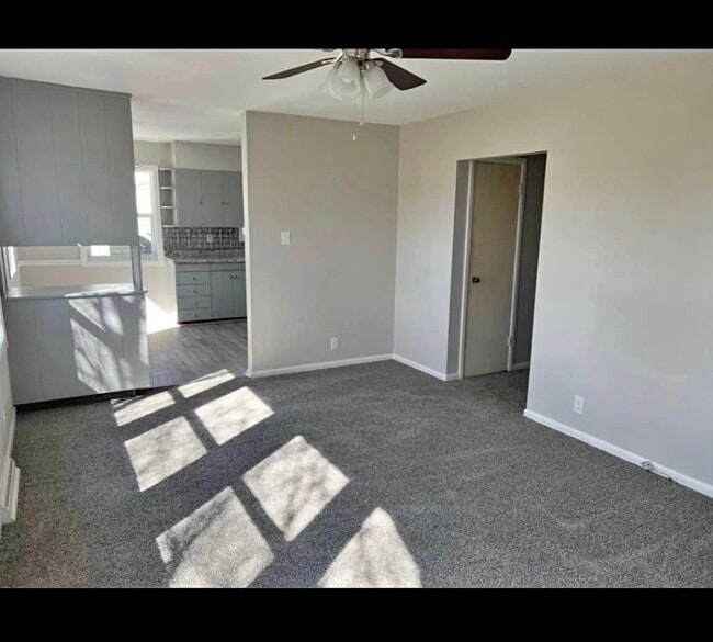 property at 409 E Lincoln St