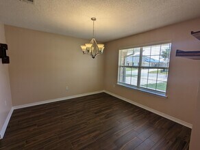 9768 Parker Lake Cir in Navarre, FL - Building Photo - Building Photo