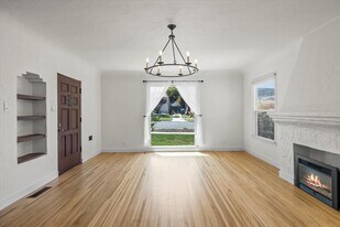 1222 Aldine Ct, Unit 1224 in San Pedro, CA - Building Photo