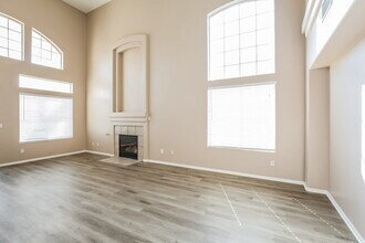 1102 Broomfield Dr in Henderson, NV - Building Photo - Building Photo