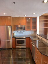 10 E Lee St, Unit 1405 in Baltimore, MD - Building Photo - Building Photo