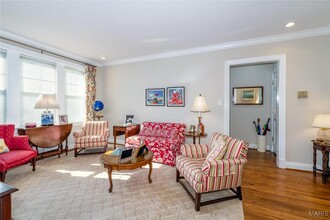7331 Forsyth Blvd in Clayton, MO - Building Photo - Building Photo