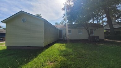 2010 Melrose Dr in Albany, GA - Building Photo - Building Photo