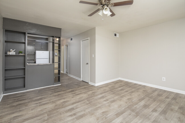 Westbury Apartments in Birmingham, AL - Building Photo - Interior Photo