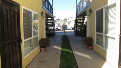 243 11th St in Imperial Beach, CA - Building Photo - Building Photo