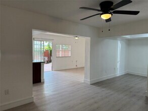 890 W 81st Pl in Hialeah, FL - Building Photo - Building Photo