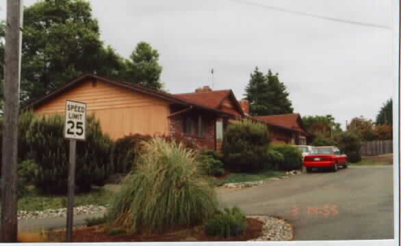 2607 Crystal Springs Rd W in Tacoma, WA - Building Photo