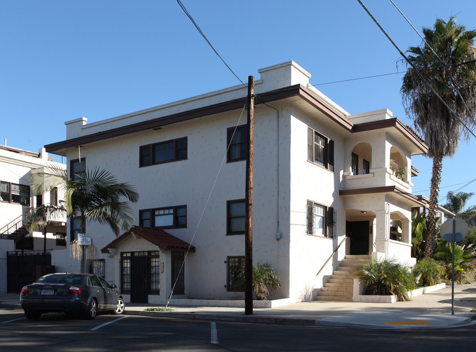 2400-2406 A St in San Diego, CA - Building Photo