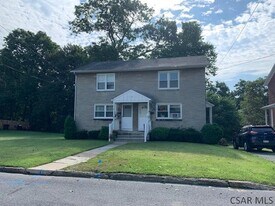 927 East Ave in Johnstown, PA - Building Photo