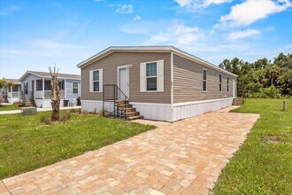 6680 Hidden Oaks Dr in North Fort Myers, FL - Building Photo - Building Photo