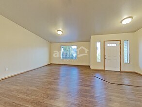 111 Tacoma Ave NW in Orting, WA - Building Photo - Building Photo