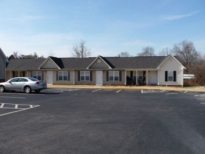 642 W 13th St in Newton, NC - Building Photo
