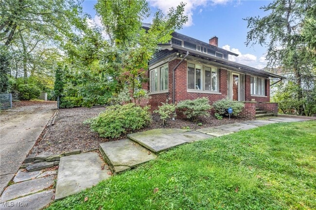 property at 22400 S Woodland Rd