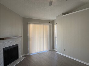 2121 Hepburn St in Houston, TX - Building Photo - Building Photo