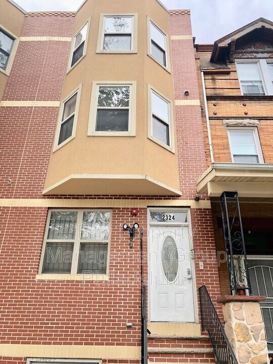 2324 N Park Ave Photo