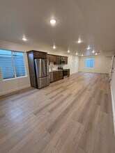 245 N Center St in Goshen, UT - Foto de edificio - Building Photo