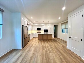 321 Flint Ave in Long Beach, CA - Building Photo - Building Photo