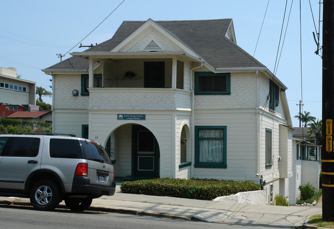 23 W Mission St in Santa Barbara, CA - Building Photo - Building Photo