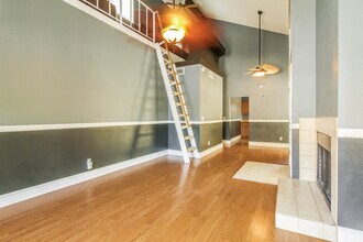 2033 N Sunset Dr in Chandler, AZ - Building Photo - Building Photo