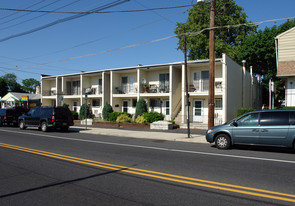 Regent Court Apartments in Runnemede, NJ - Building Photo