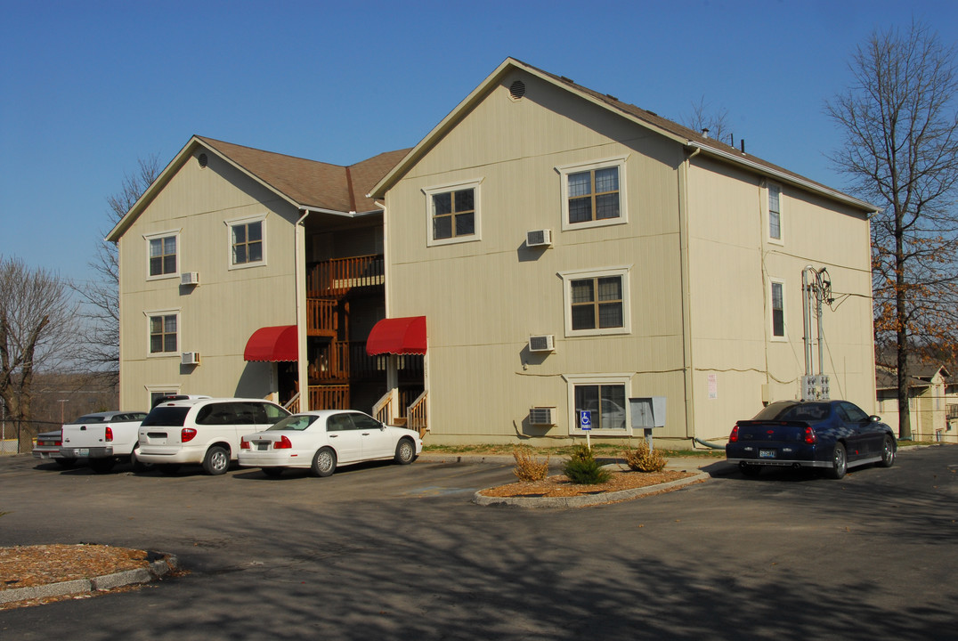 Plaza Square Apartments in Kansas City, MO - Building Photo