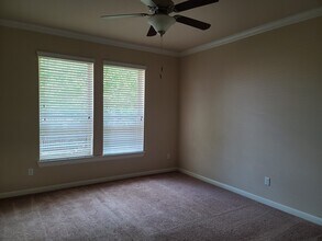 218 Simmons Dr in Cedar Park, TX - Foto de edificio - Building Photo