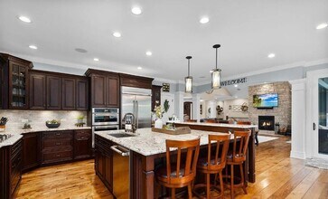 9N660 Whispering Springs Ln in Elgin, IL - Building Photo - Building Photo