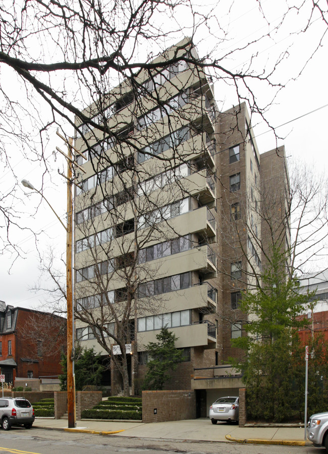 Highland Commons in Pittsburgh, PA - Building Photo - Building Photo