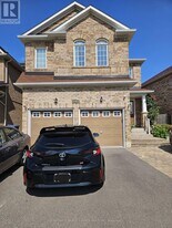 4329 Guildwood Way in Mississauga, ON - Building Photo