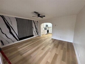 1215 New York Ave in Palm Harbor, FL - Building Photo - Building Photo