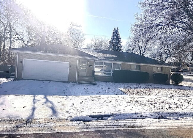 property at 3303 Greenwood Ave