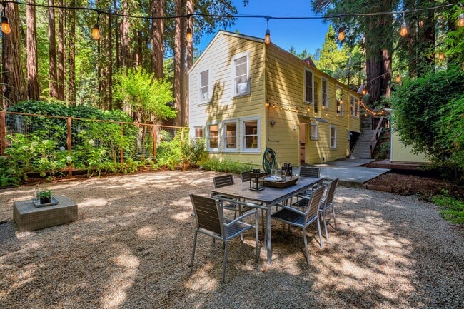 337 Madrone Ave in Larkspur, CA - Building Photo - Building Photo
