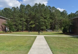 45 Collins Dr in Lillington, NC - Building Photo - Building Photo