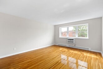 20 W Church St in Bergenfield, NJ - Foto de edificio - Building Photo